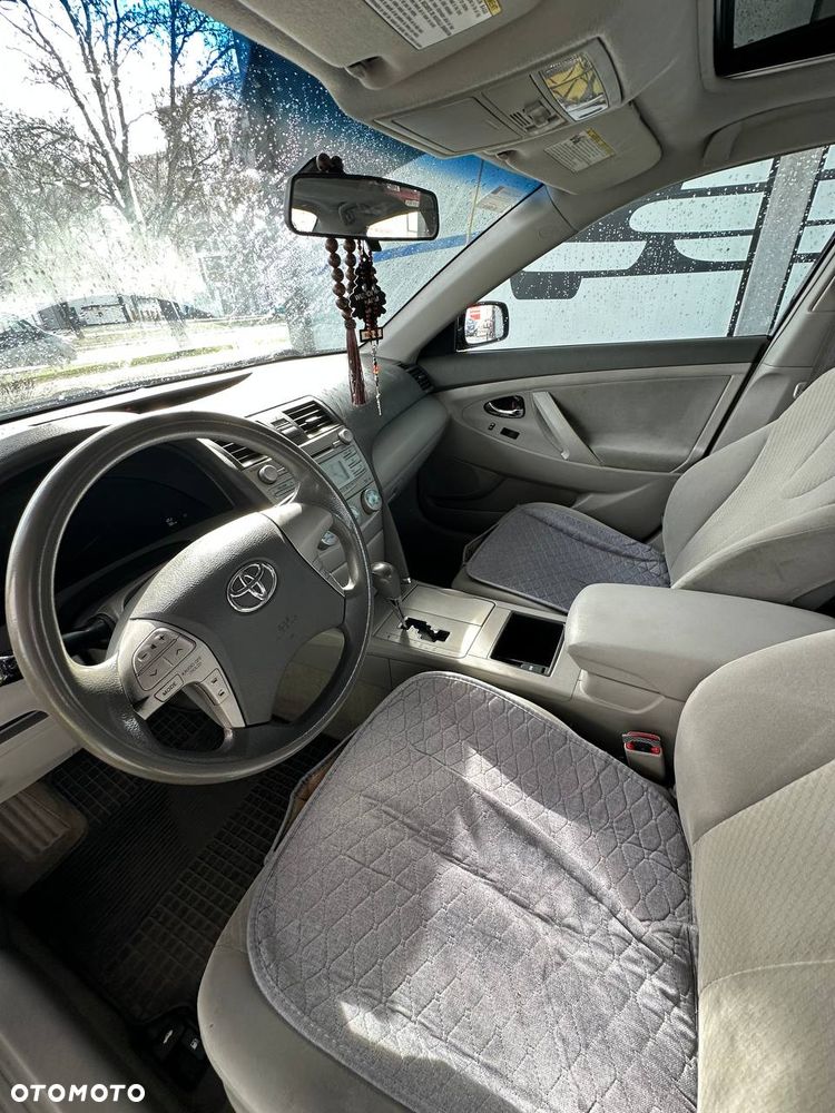 Toyota Camry - 9