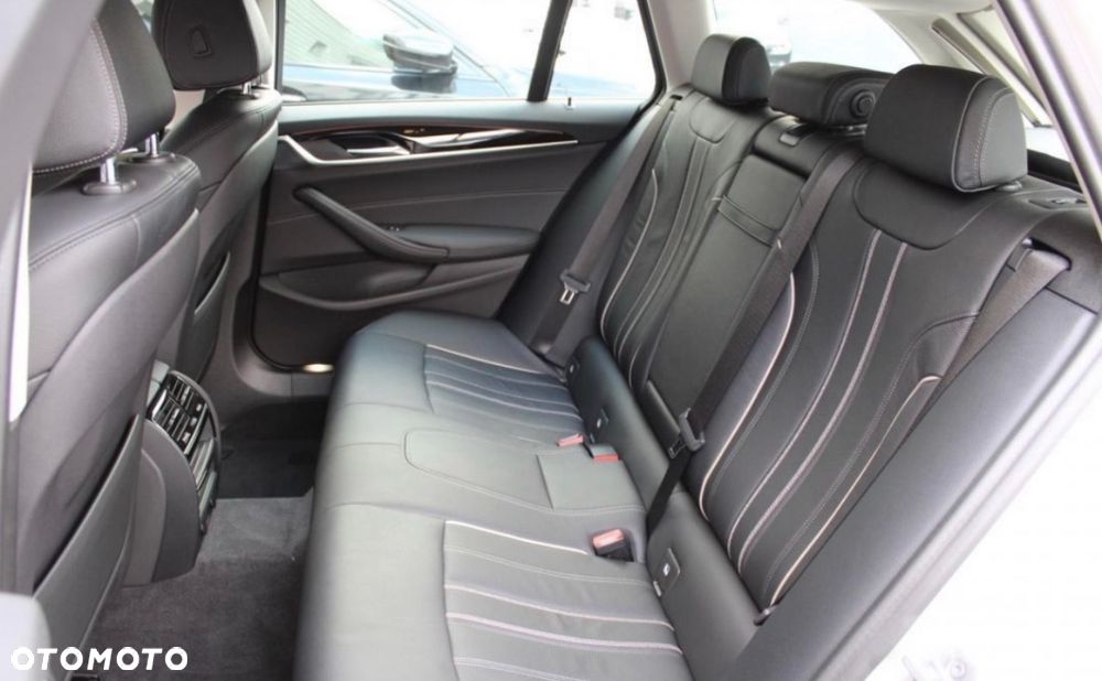 BMW Seria 5 520d Sport Line - 22