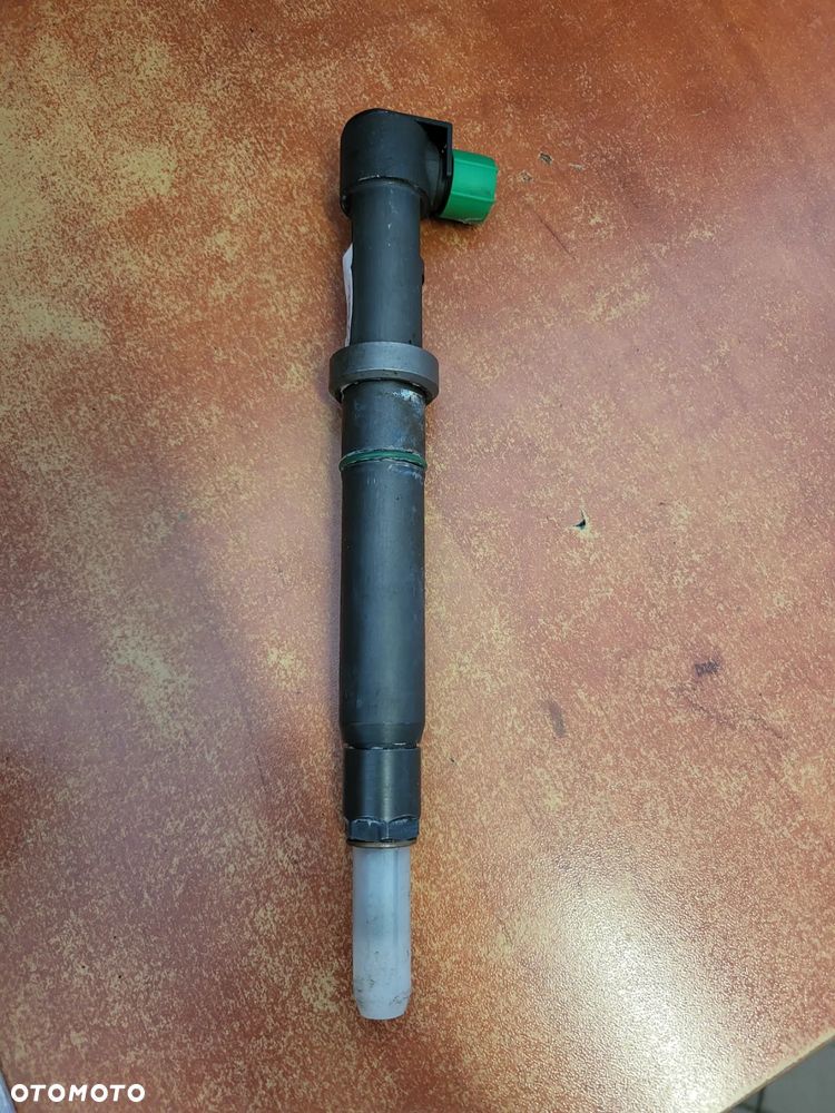 WTRYSKIWACZ MERCEDES W204 A6510702687