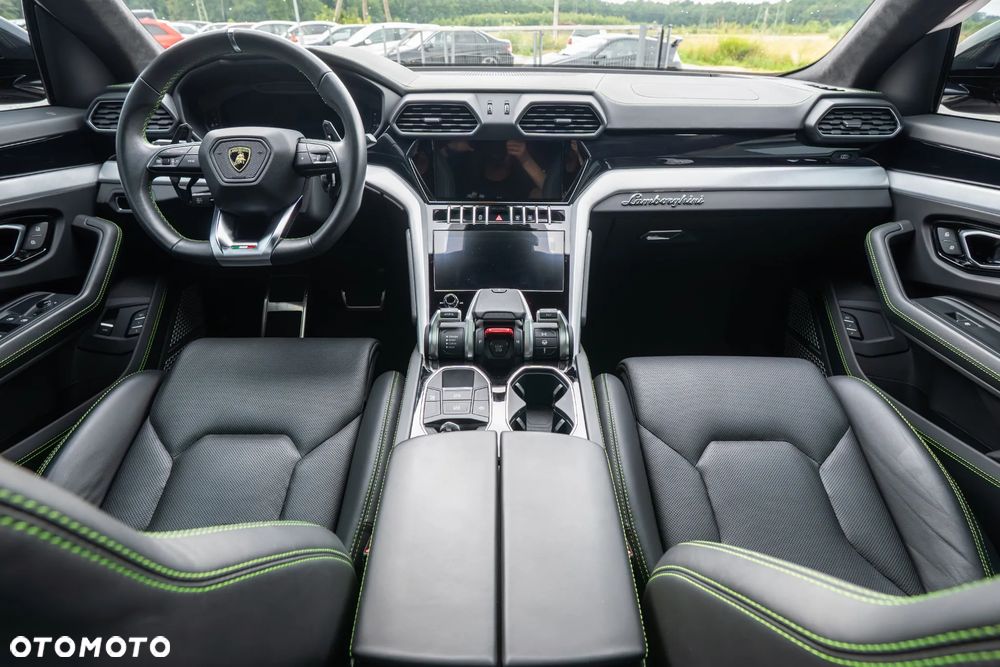 Lamborghini Urus Standard - 11