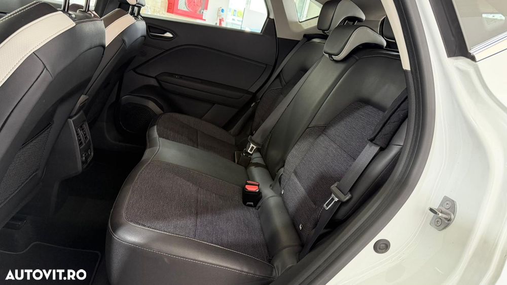 Renault Captur PHEV 160 Techno - 16