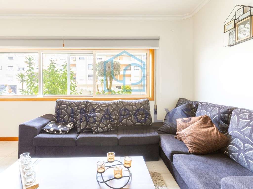 Apartamento T1 com lugar de garagem e arrecadação - Grande imagem: 5/12