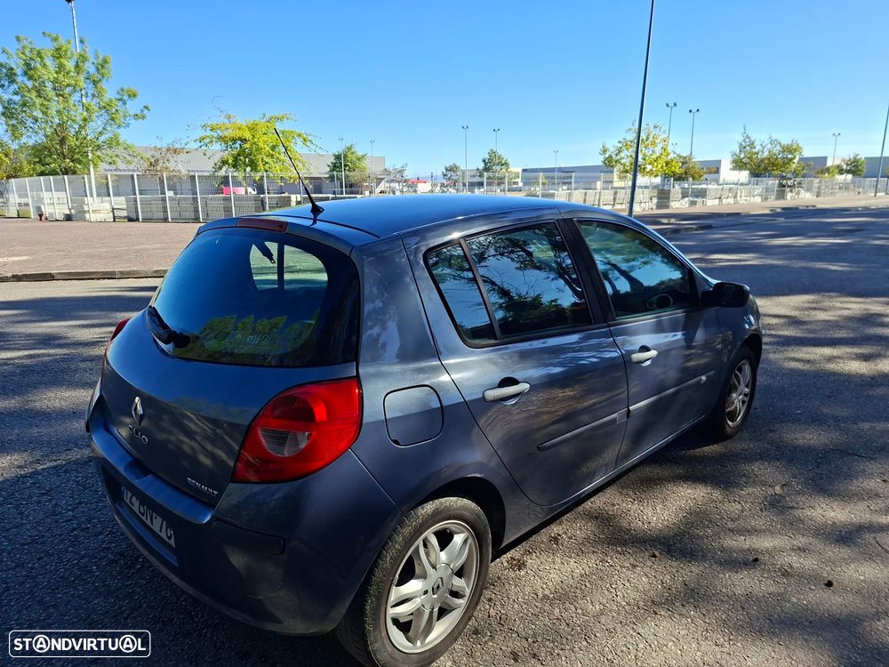 Renault Clio - 7