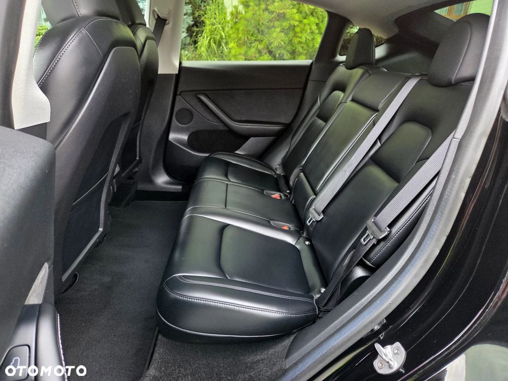Tesla Model Y Long Range Dual Motor AWD - 23