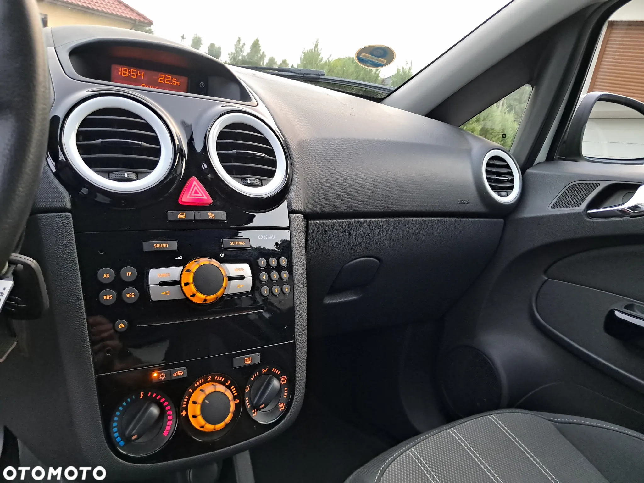 Opel Corsa 1.2 16V Cosmo - 28