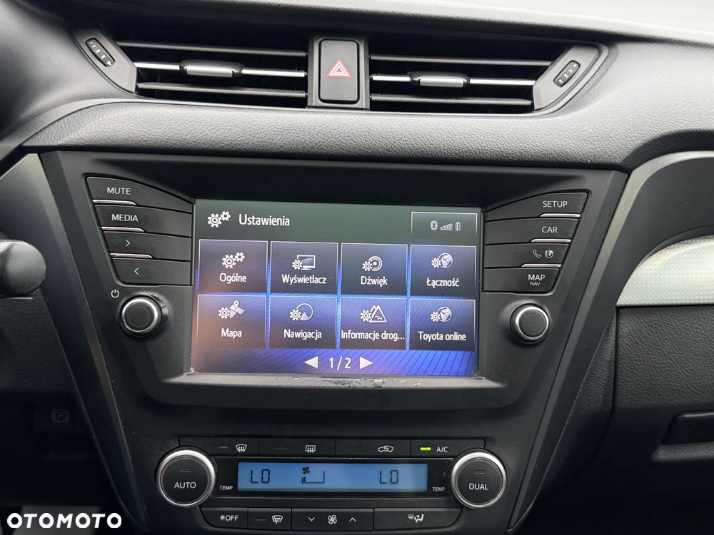 Toyota Avensis 1.8 Premium - 37