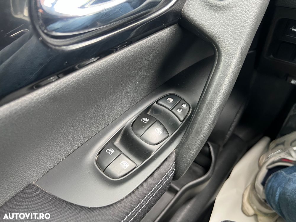 Nissan Qashqai 1.7 dCi ALL-MODE 4x4i ACENTA - 19