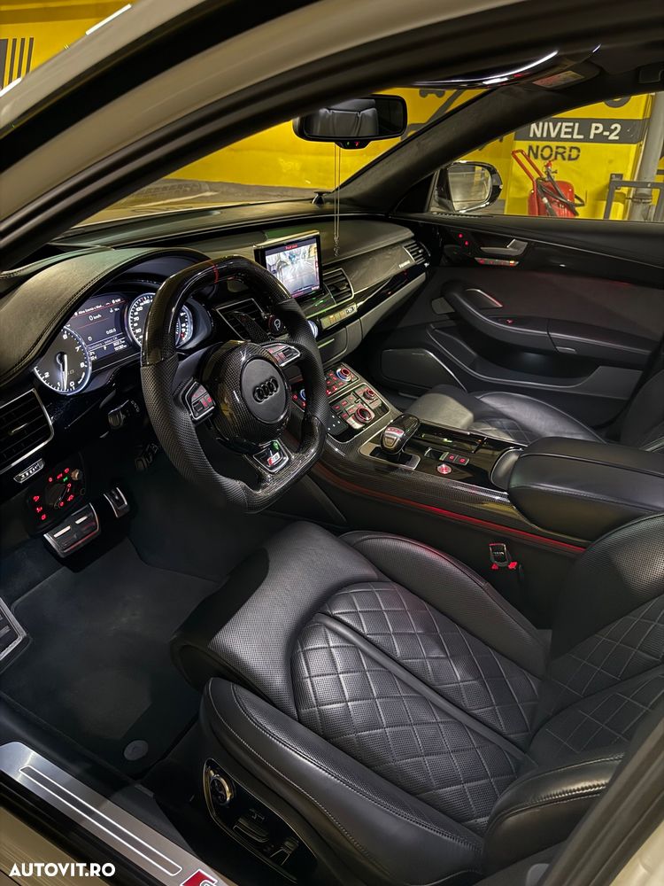 Audi S8 Plus - 9