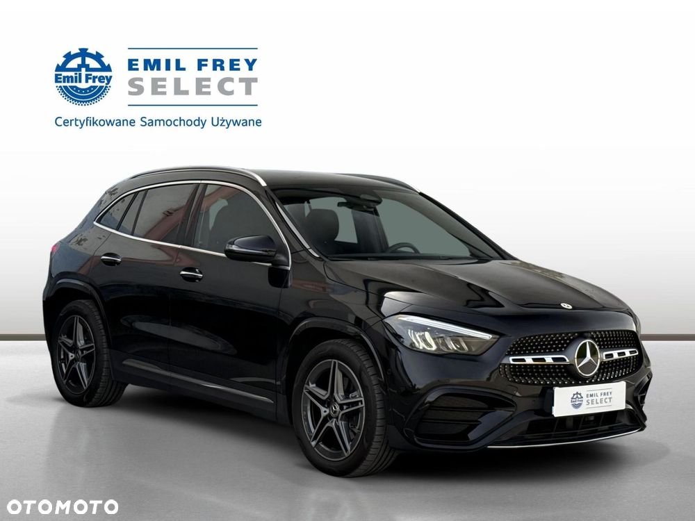 Mercedes-Benz GLA - 8