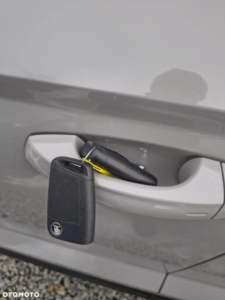 Skoda Karoq 1.0 TSI 4x2 Style DSG - 33