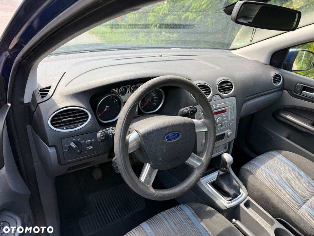 Ford Focus 1.6 16V Style+ - 9