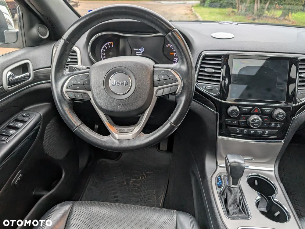 Jeep Grand Cherokee - 28