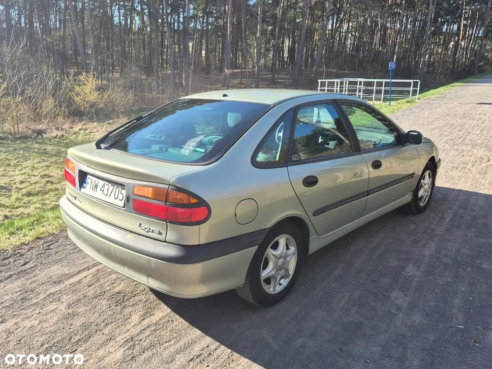 Renault Laguna 1.8 RXT - 4