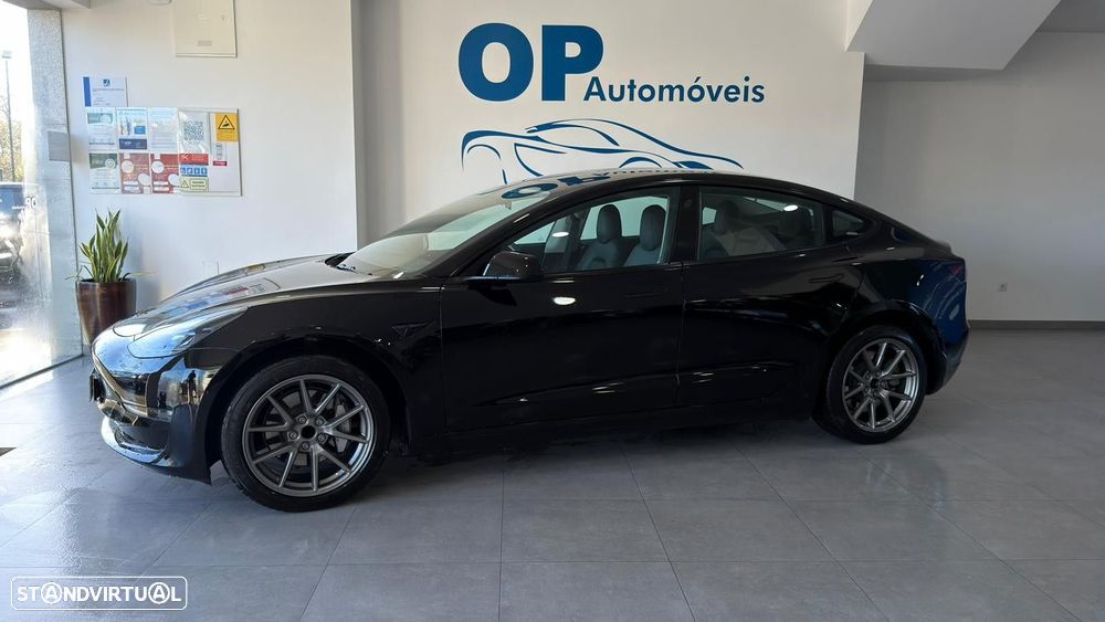 Tesla Model 3 Long Range Tração Traseira - 3