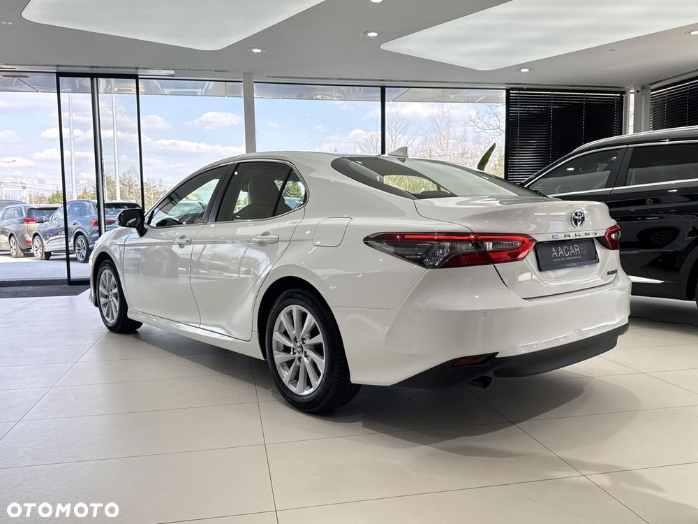 Toyota Camry - 3