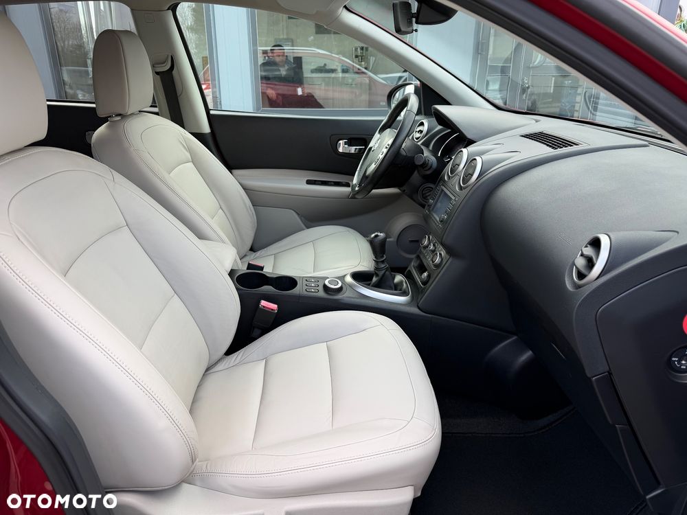 Nissan Qashqai 2.0 dCi 4 x 4 DPF tekna - 11