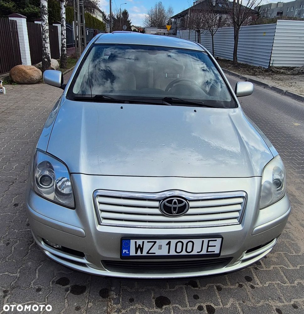 Toyota Avensis 2.0 VVT-i Prestige - 2