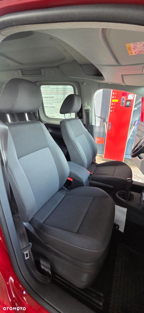 Volkswagen Caddy 1.6 (7-Si.) Edition 30 - 33