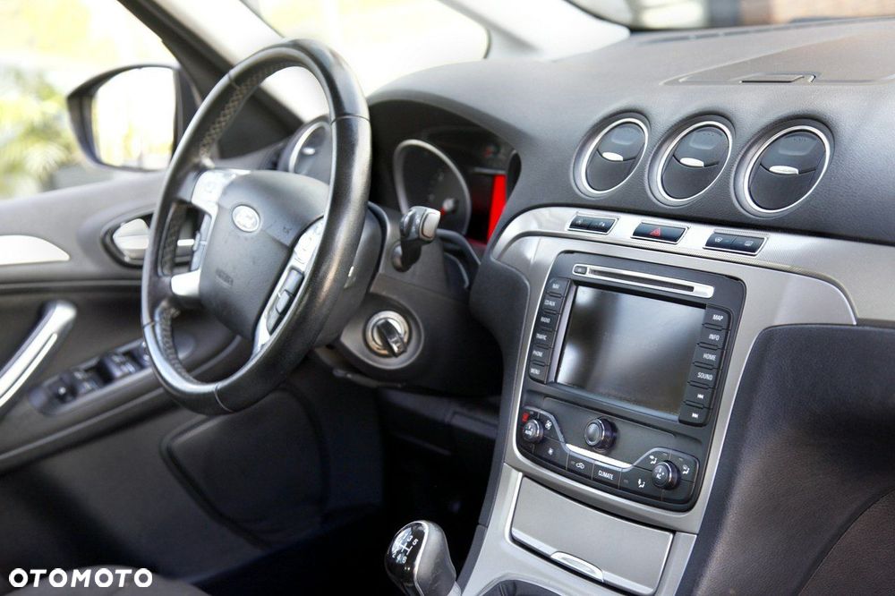 Ford Galaxy - 9