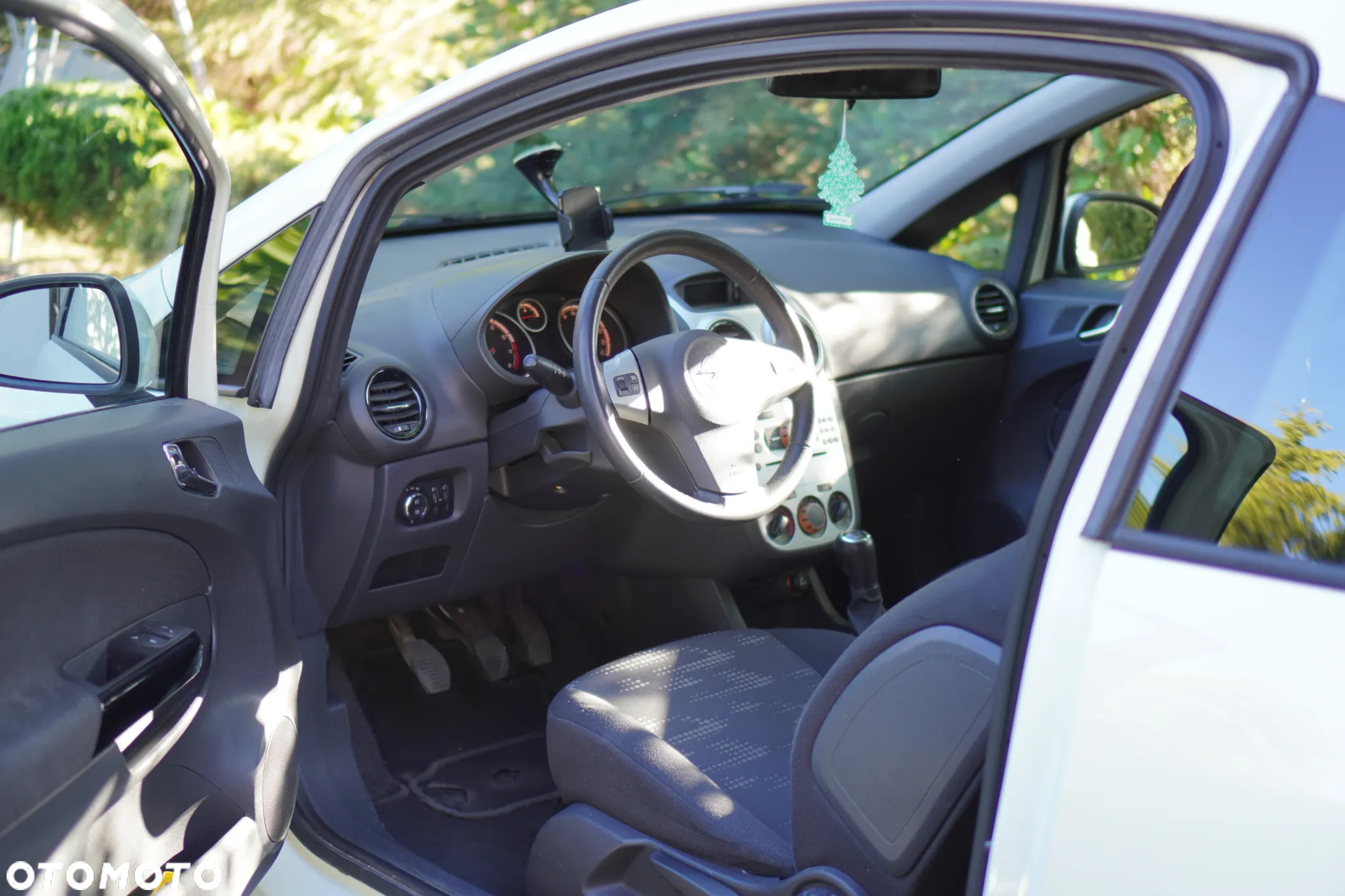 Opel Corsa 1.4 16V Satellite - 13