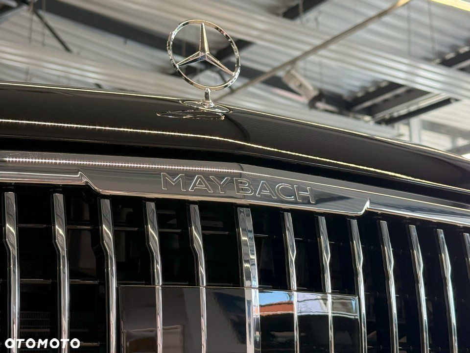 Mercedes-Benz GLS - 12