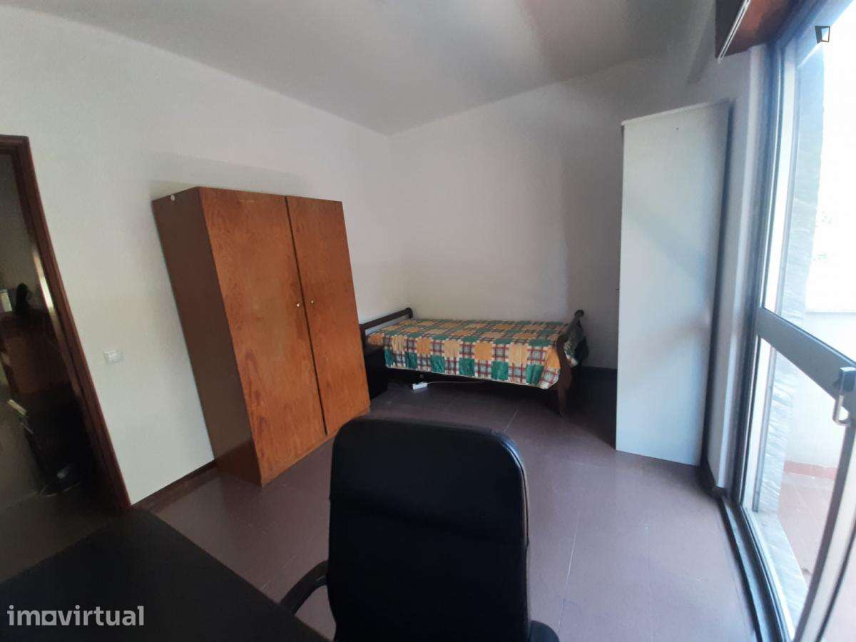 Quarto - localizado em Arroios Lisbon - Grande imagem: 5/9