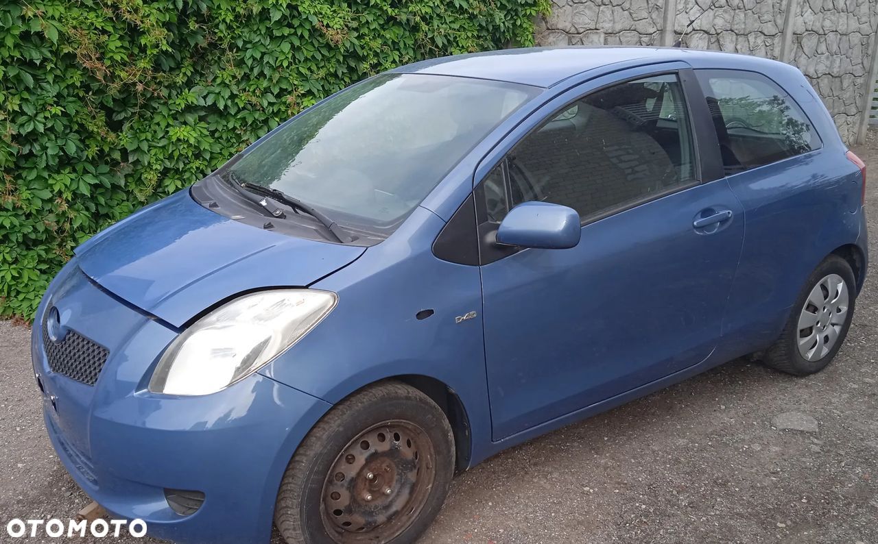 Na części Toyota Yaris II 1.4 D 8T1 Silnik Skrzynia Maska Zderzak Drzwi Klapa Szyba - 1