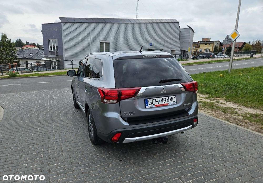 Mitsubishi Outlander - 4