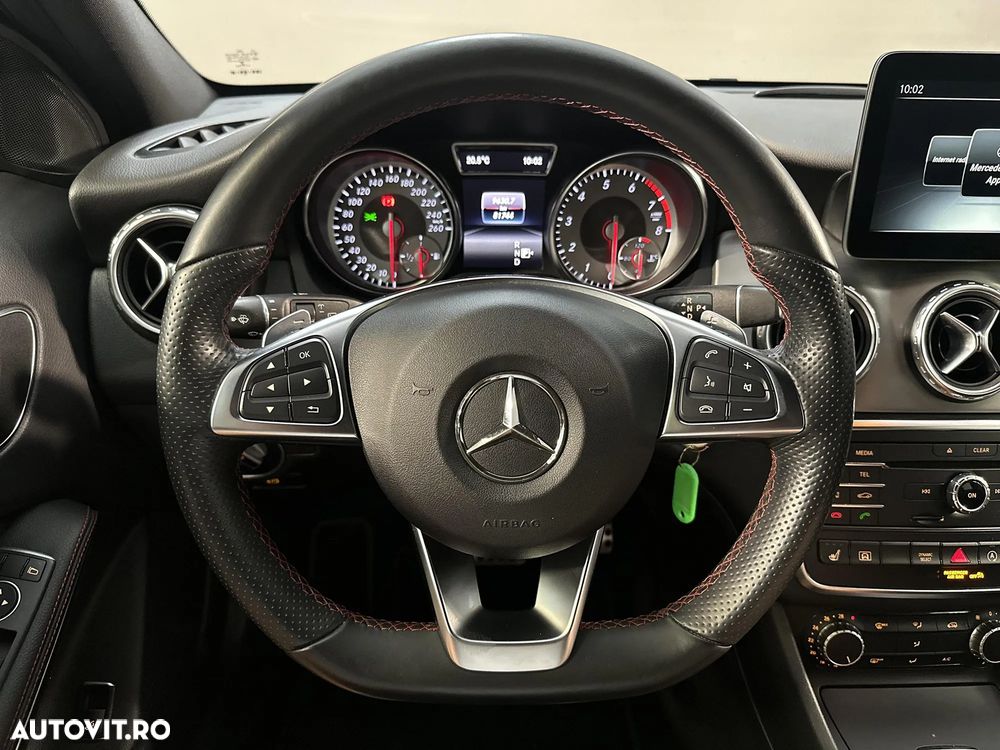 Mercedes-Benz GLA 250 4Matic 7G-DCT AMG Line - 15