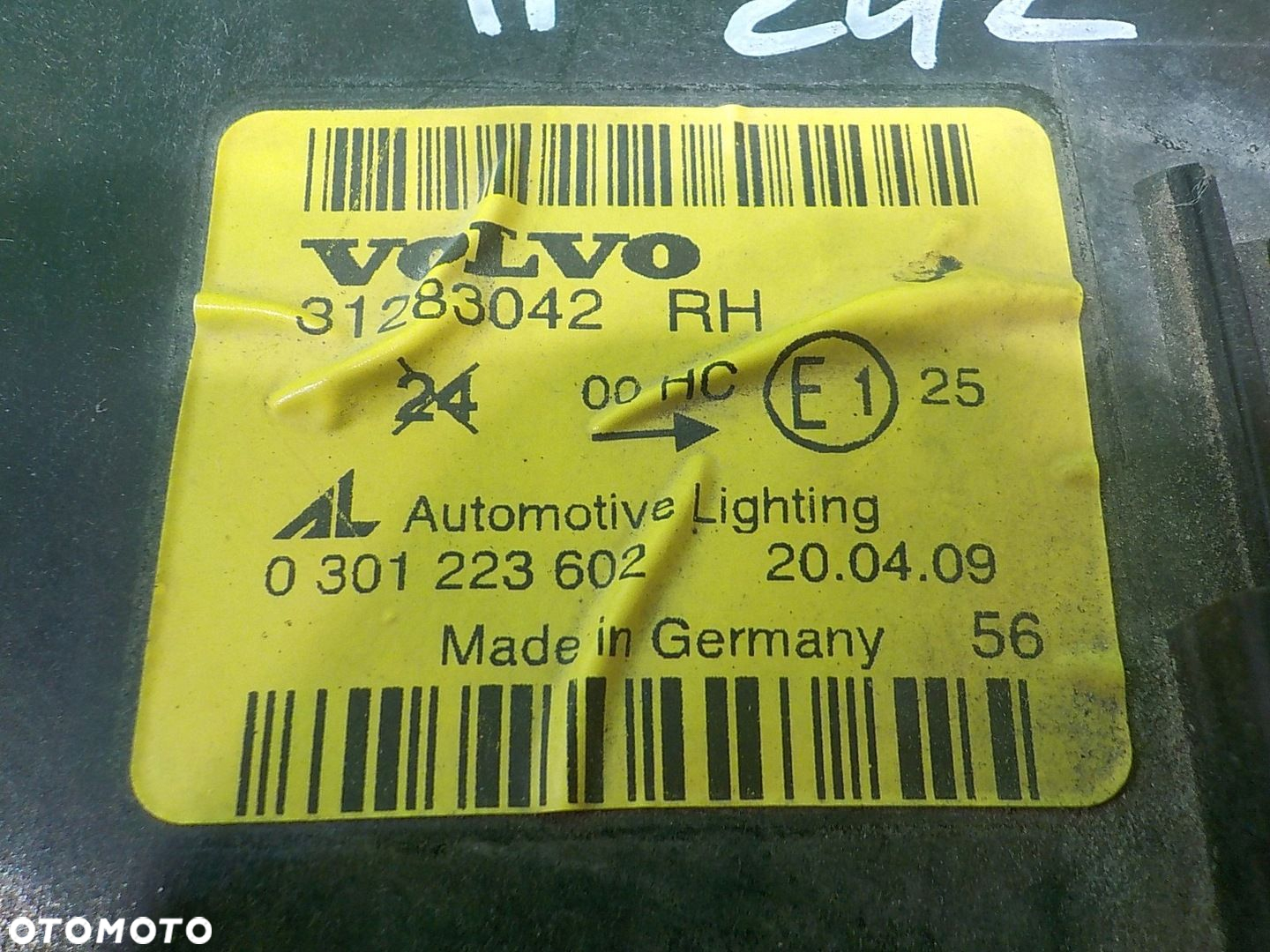 VOLVO C70 II 2.4 B AUT 07r 2D lampa prawa przod 31283042 - 7
