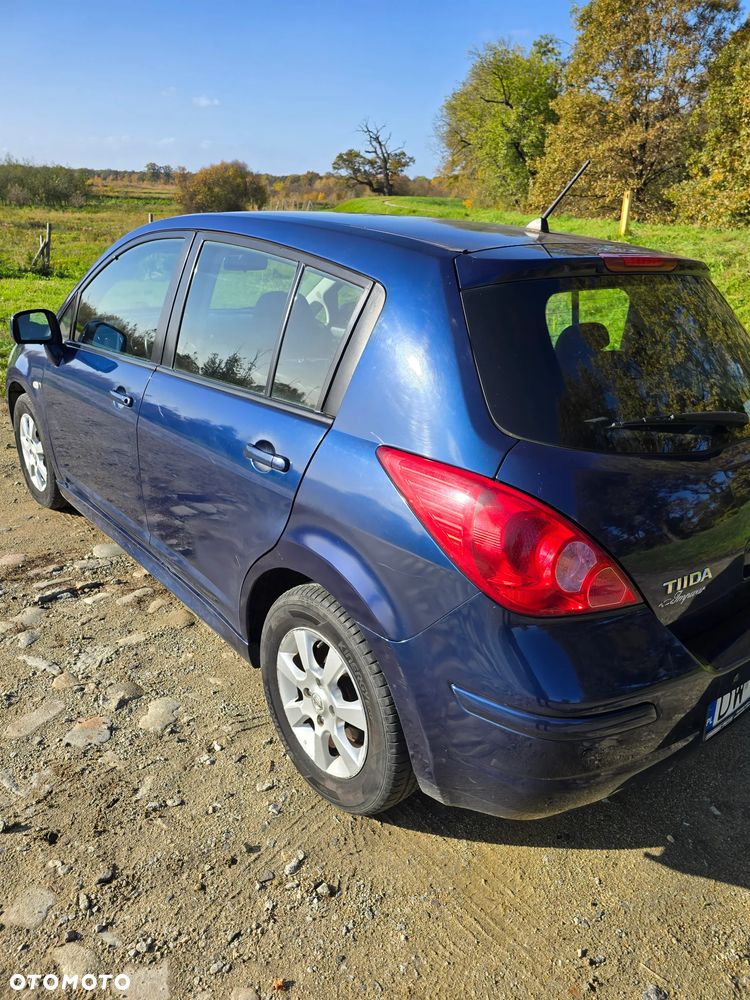 Nissan Tiida - 11