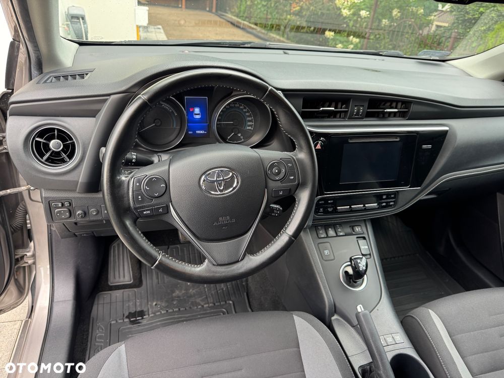 Toyota Auris - 12