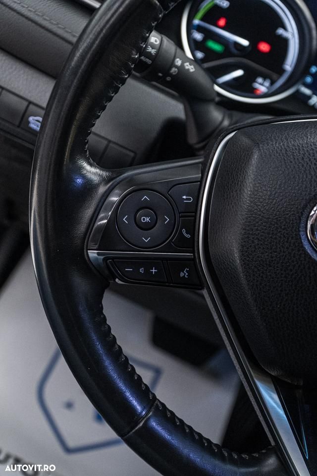 Toyota Camry Executive - 24