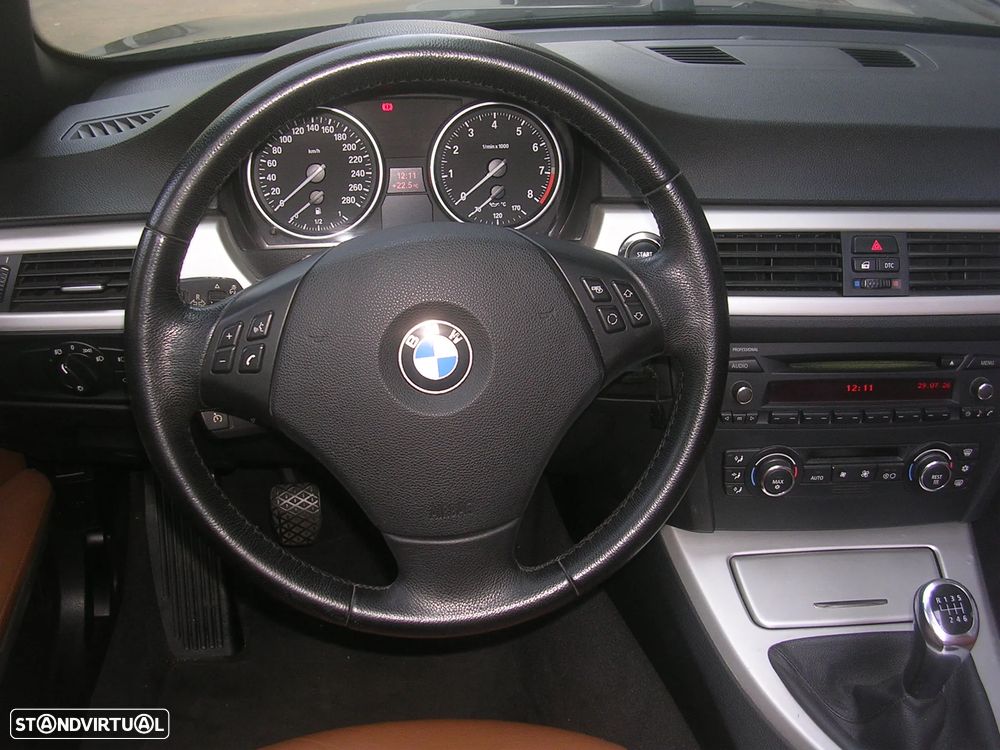 BMW 325 i - 19