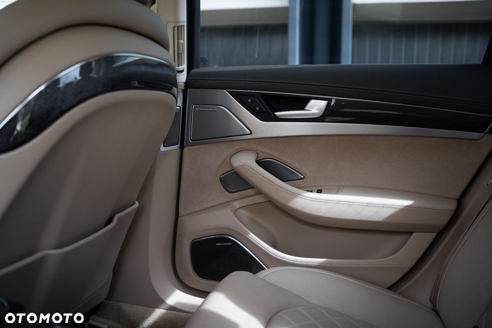Audi S8 Standard - 27