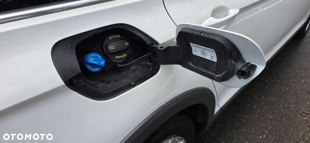 Volkswagen Passat Alltrack 2.0 TDI SCR DSG 4Motion - 14