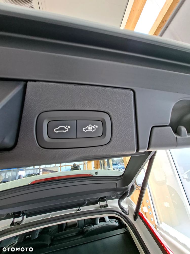 Volvo XC 60 B5 B AWD Core - 21