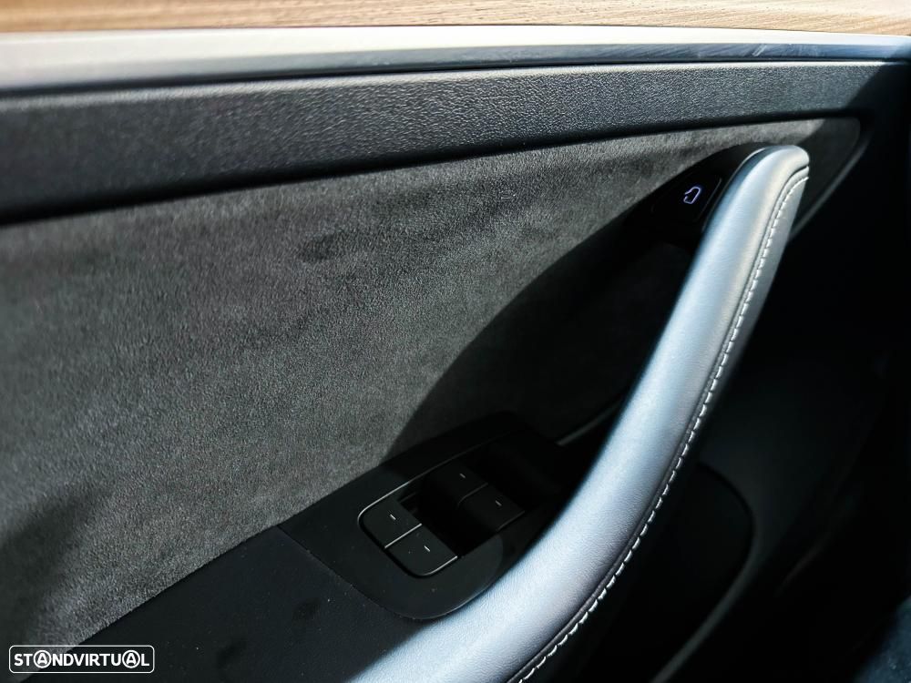 Tesla Model 3 Long Range AWD Dual Motor - 29