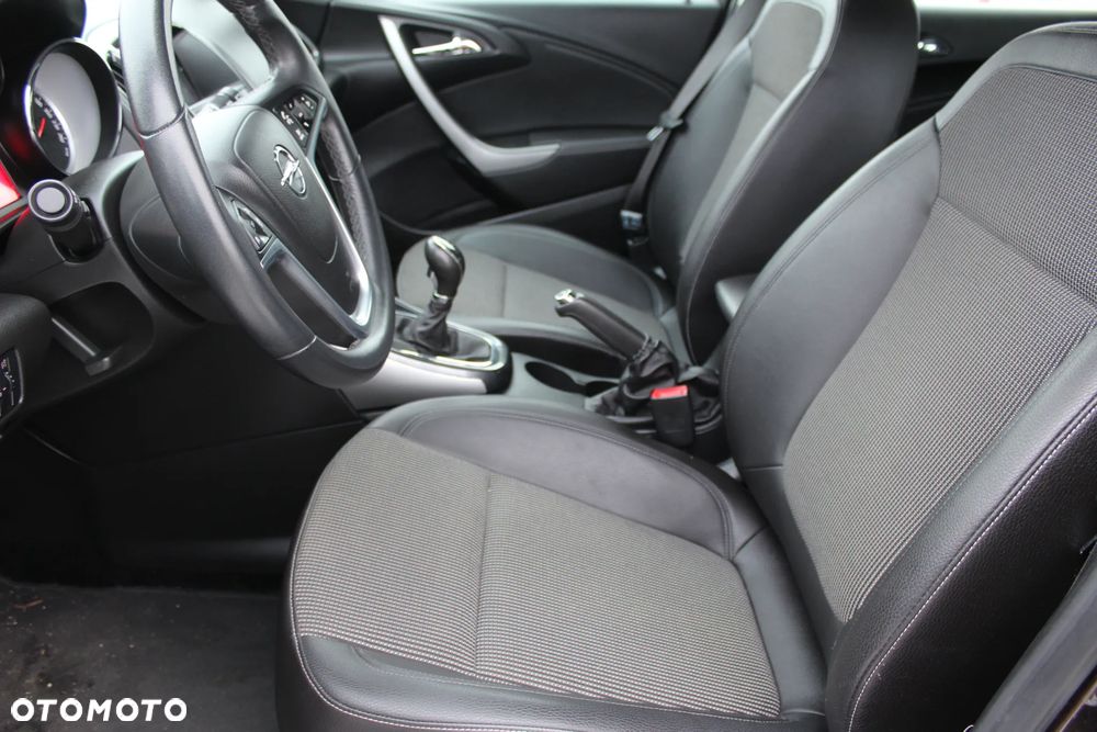 Opel Astra 1.4 T Cosmo S&S - 11