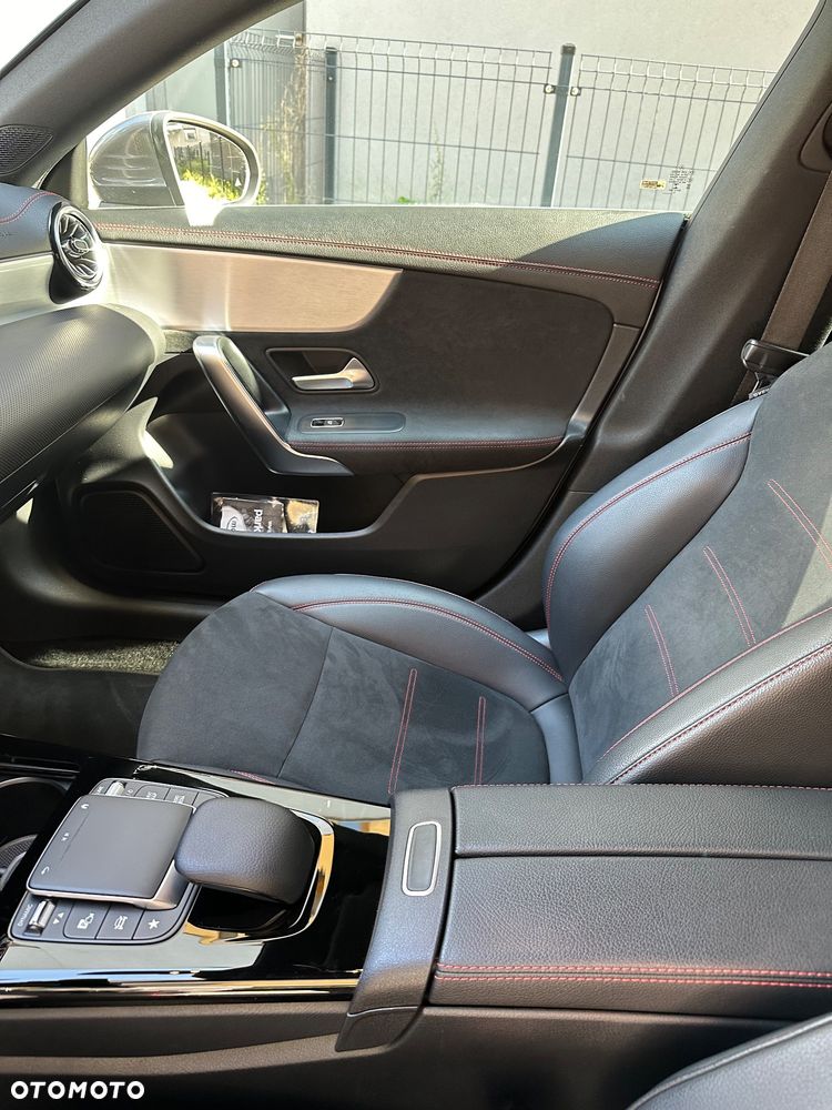 Mercedes-Benz CLA 180 Edition 1 7G-DCT - 26