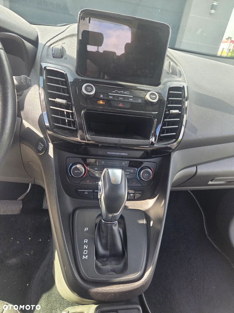 Ford Tourneo Connect - 18