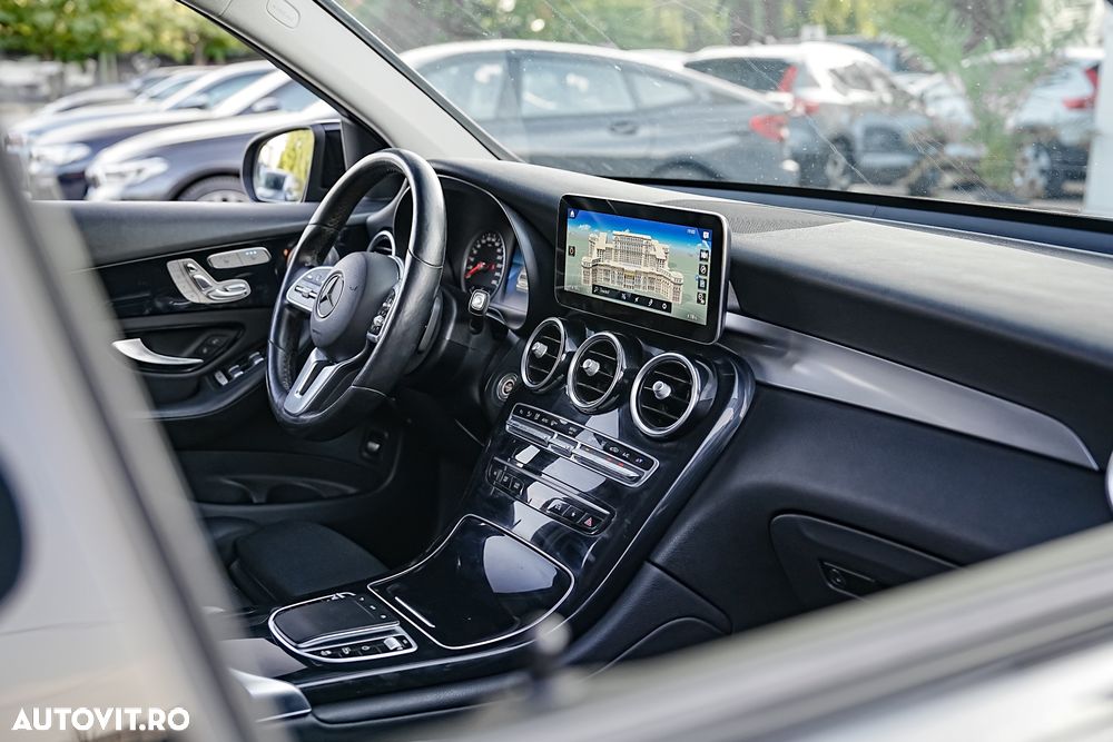 Mercedes-Benz GLC 300 e 4Matic 9G-TRONIC - 17