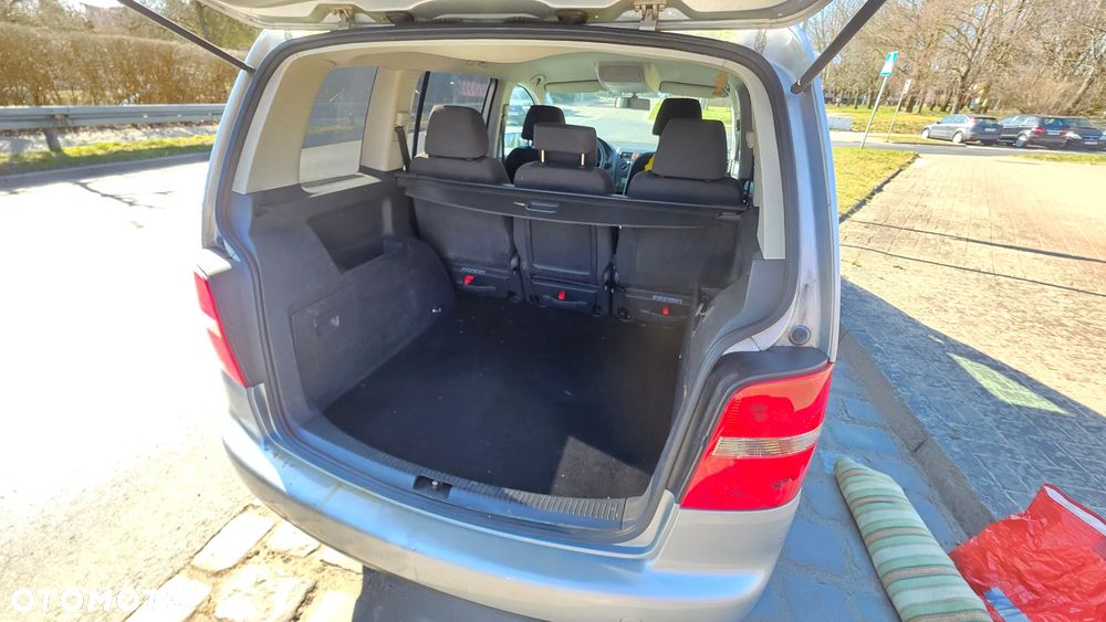 Volkswagen Touran 1.9 TDI Basis - 9