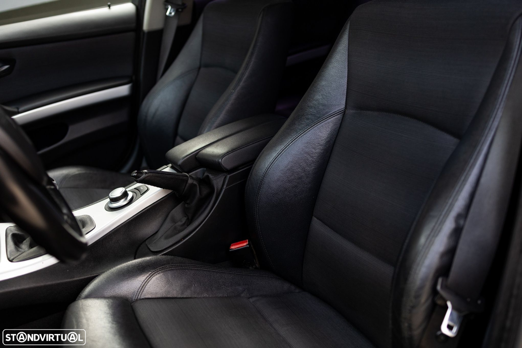 BMW 318 d Touring Navigation Sport - 34