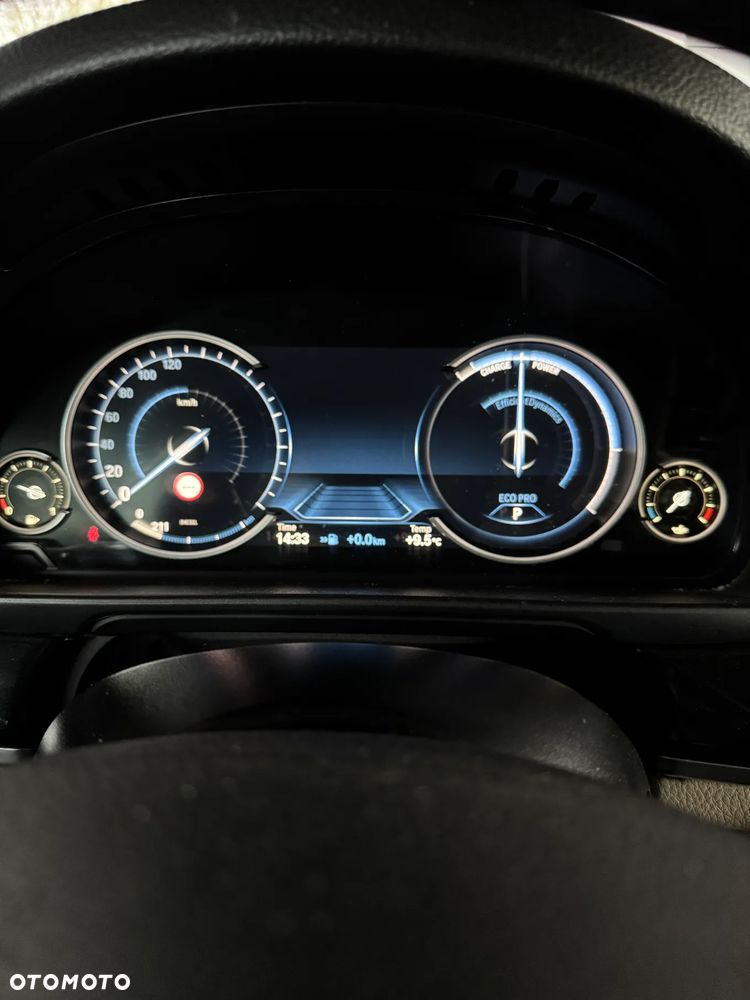 BMW Seria 5 525d xDrive Luxury Line - 13