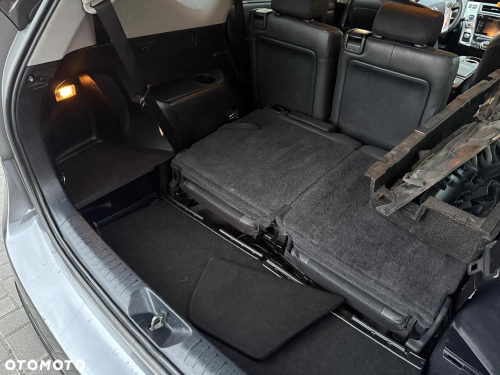 Toyota Prius+ (Hybrid) - 22