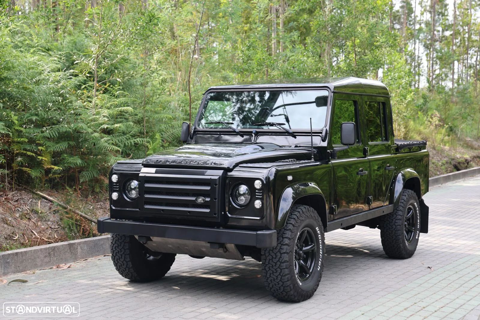 Land Rover Defender 110 CC 2.4 CRD SE - 1