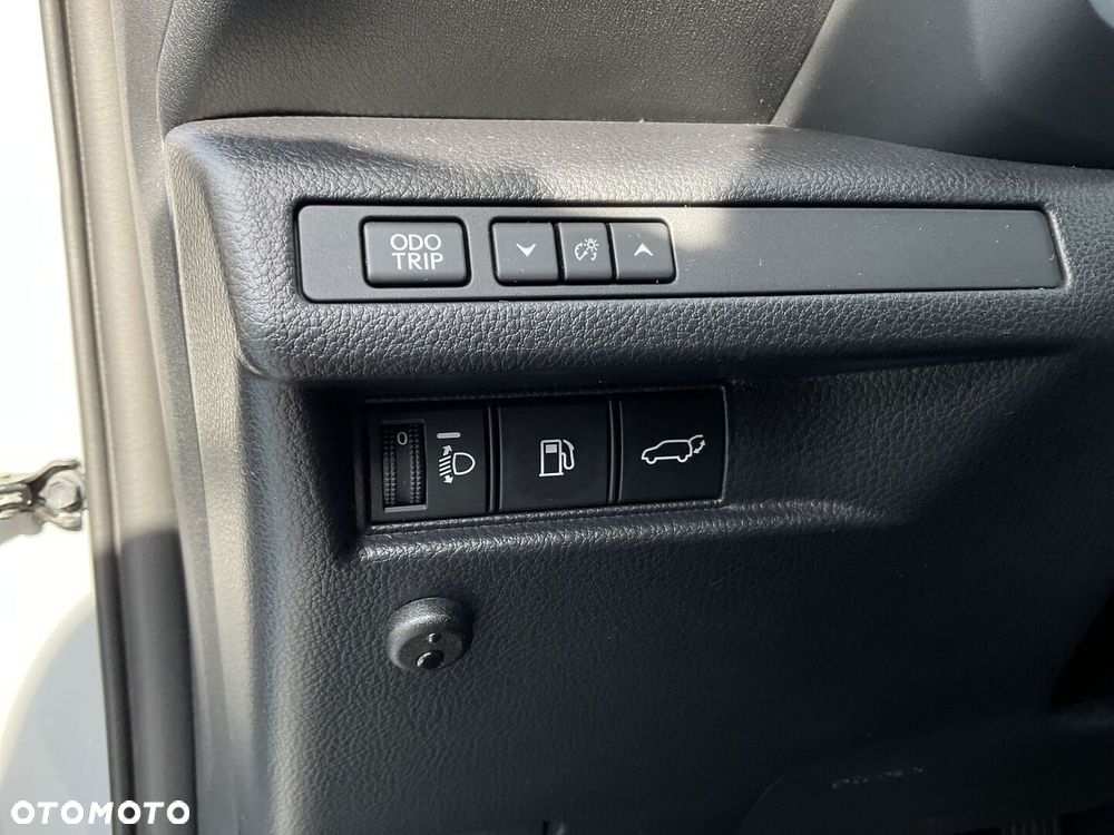 Lexus LBX 1.5 Hybrid Emotion - 21