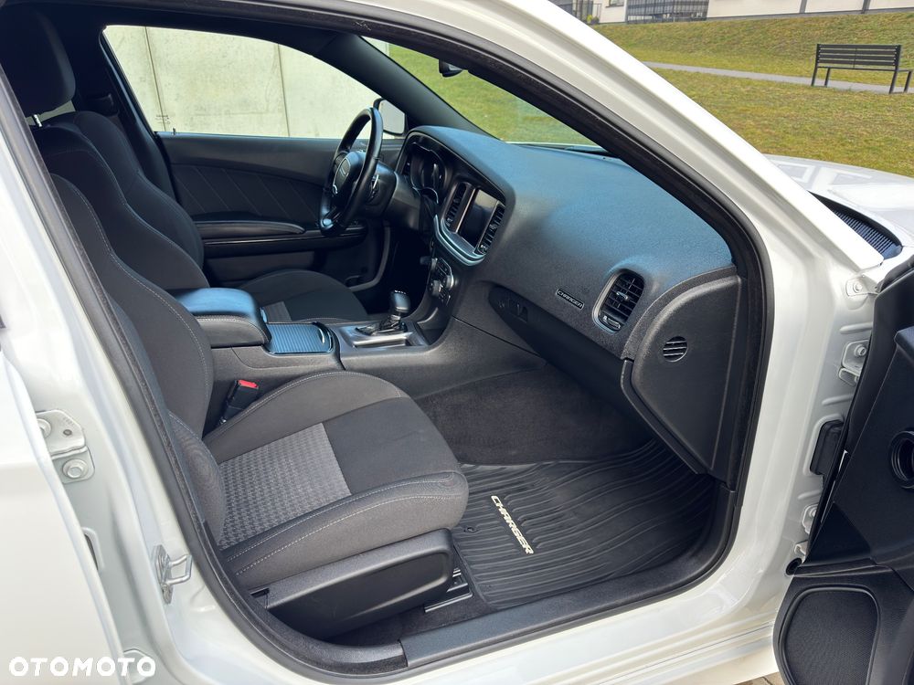 Dodge Charger 5.7 R/T - 23