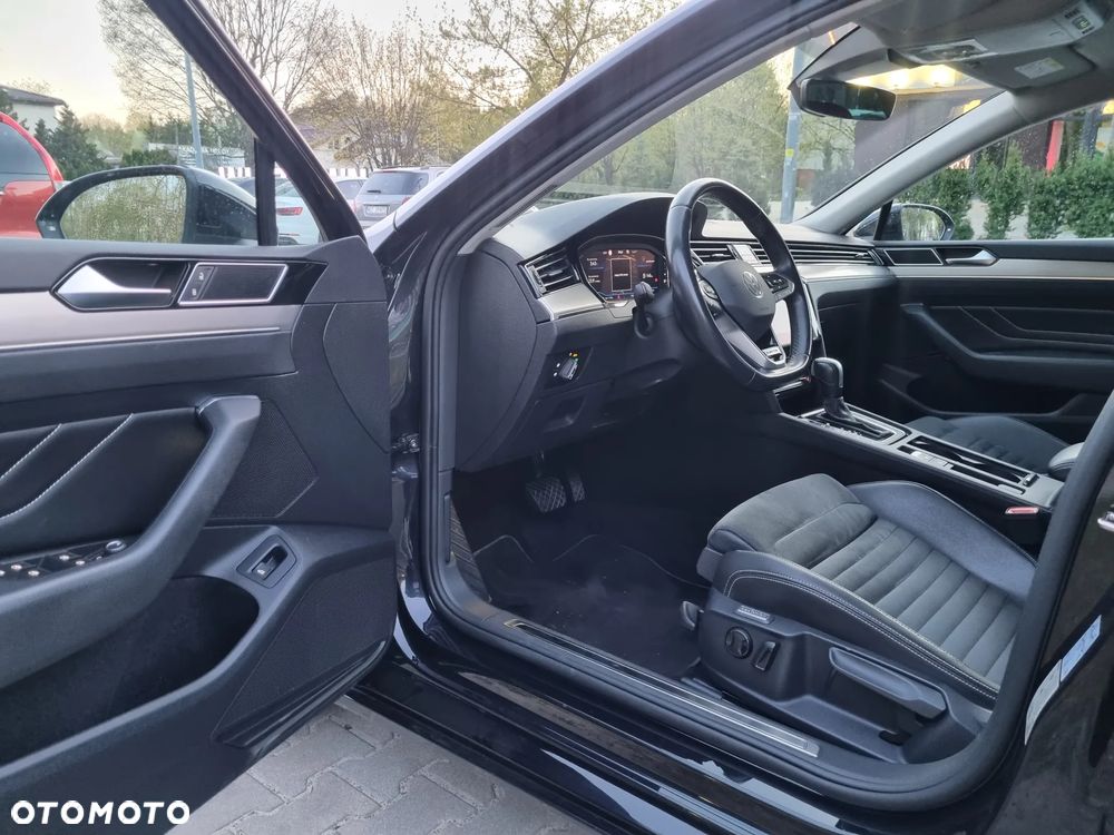 Volkswagen Passat Variant 2.0 TDI 4Mot Elegance DSG - 10